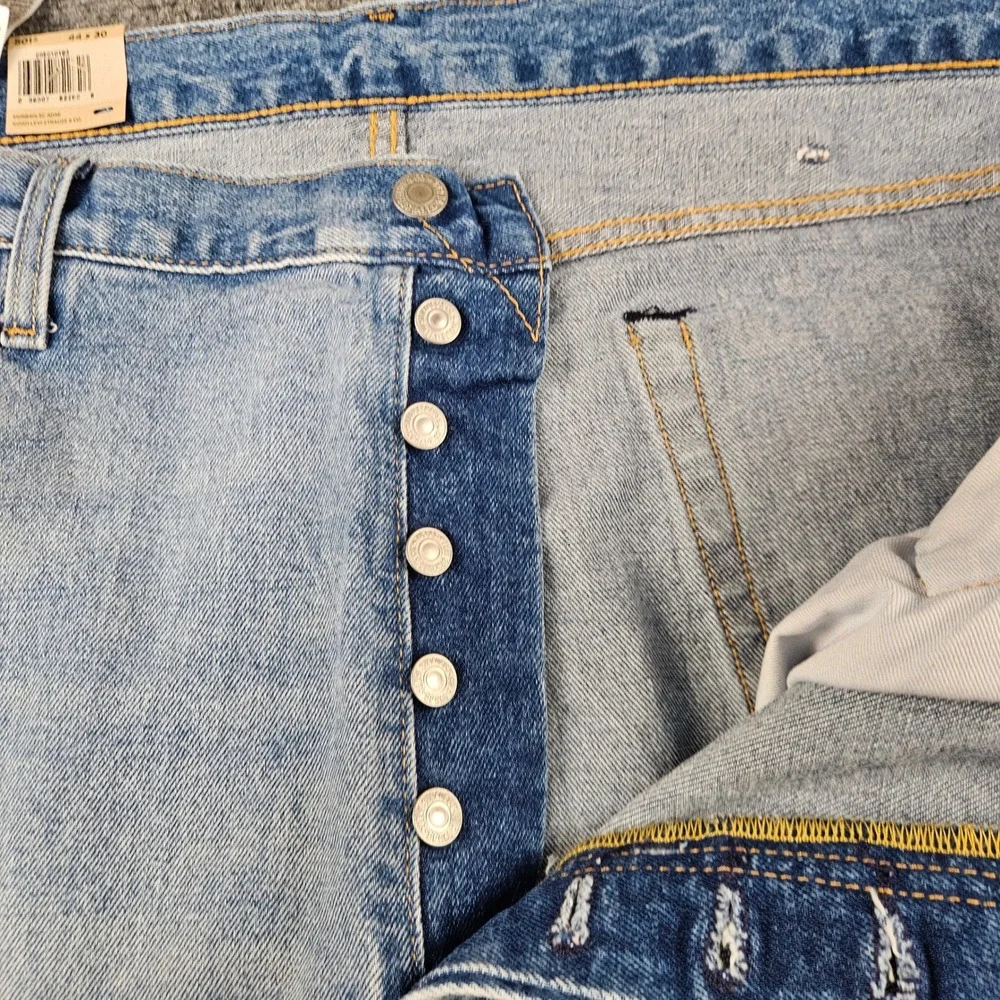 Levis 501 Original Fit Jeans Mens 44x30 Light Wash Blue Denim Button Fly Stretch